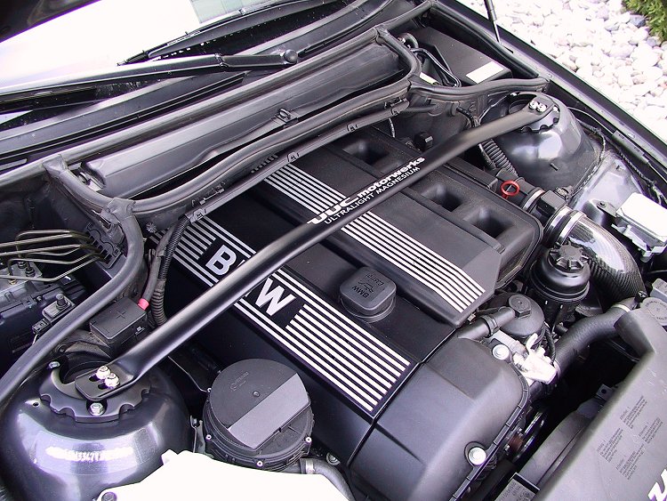 FS UUC StrutBarbarian Strut Tower Bar for E46